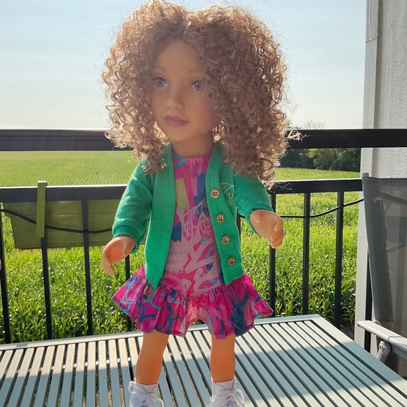 World Girls doll - Pemberly - Picture 1 of 9